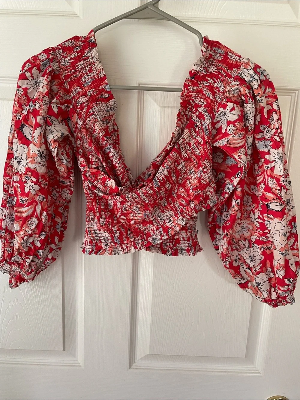 Free People Floral Smocked Crop Top XS Boho Puff Sleeve Red Pink